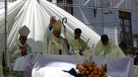 Mons. Jesús Juárez: “Felicidades, Madre, en tu día”