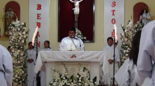 PRIMERA COMUNIÓN – LA BELLEZA DEL ALTAR ES LA PRESENCIA DE CRISTO PARROQUIA SAN JOSÉ