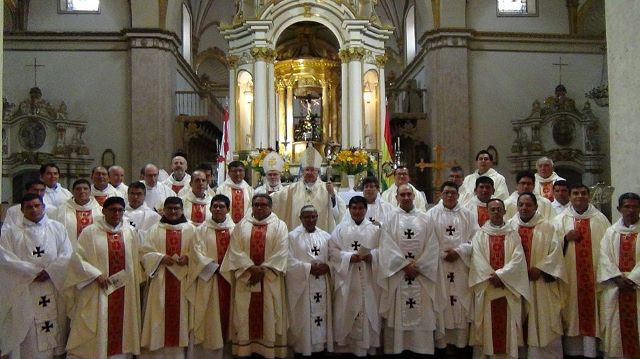 Foto de familia sacerdotes de Sucre 2019