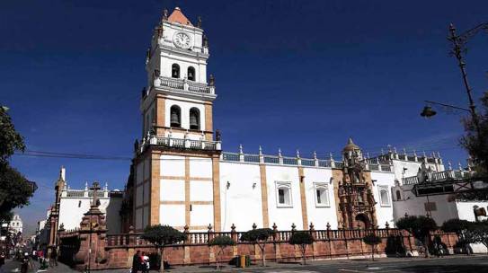 LA ESCUELA TALLER SUCRE (ETS) REALIZARÁ LA RESTAURACIÓN EN LA CATEDRAL METROPOLITANA DE SUCRE.