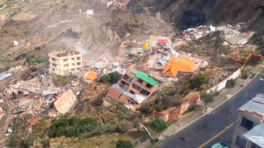 Obispos participan su solidaridad a las familias damnificadas en el deslizamiento de la zona de LLojeta en La Paz