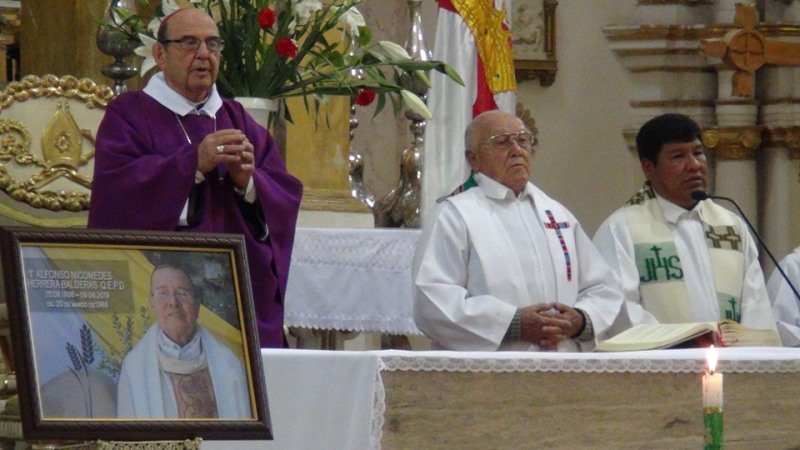 Funeral en Catedral por Mons. Alfonso Herrera-1