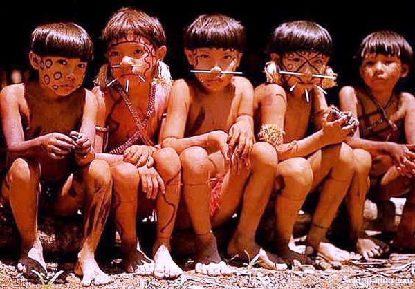 Niños en Amazonía