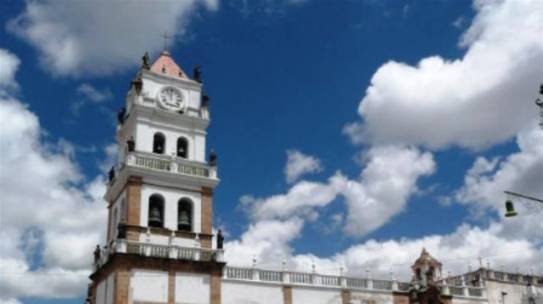 Creen que Iglesia podría mediar para instalar el diálogo