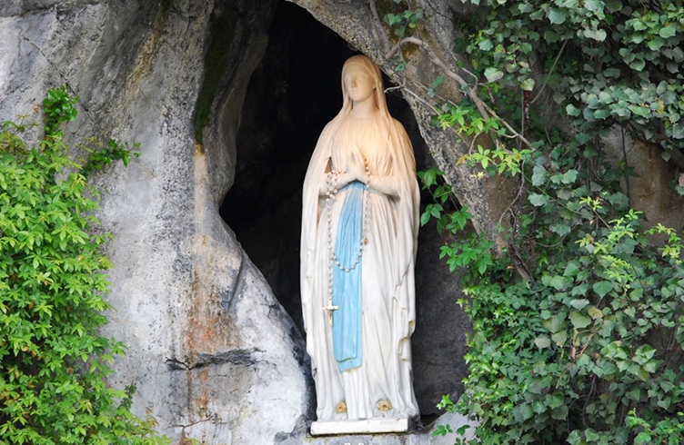 Virgen-de-Lourdes-gruta