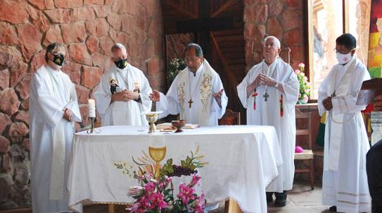 Monseñor Ricardo en la Eucaristía de clausura de la Semana de Hermandad: “Trabajemos por una mayor conciencia ecológica”